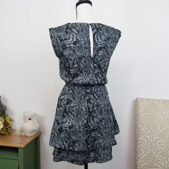 H&M Layered Blouson Floral Print Dress Size 4 Grey Black Bateau Neck Cap Sleeve - Picture 2 of 7
